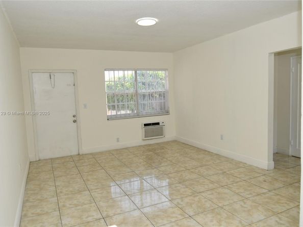 3621 SW 10th St 4B, Miami FL 33135