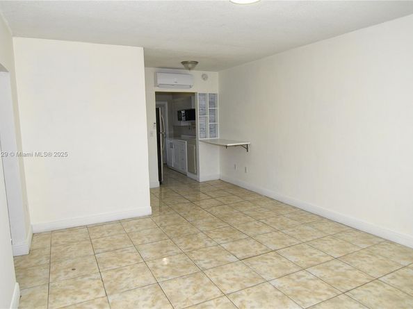 3621 SW 10th St 4B, Miami FL 33135