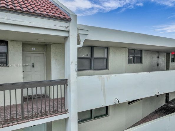 110 Lake Emerald Dr 404, Oakland Park FL 33309