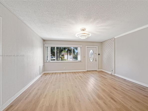 7801 NW 40th St, Coral Springs FL 33065