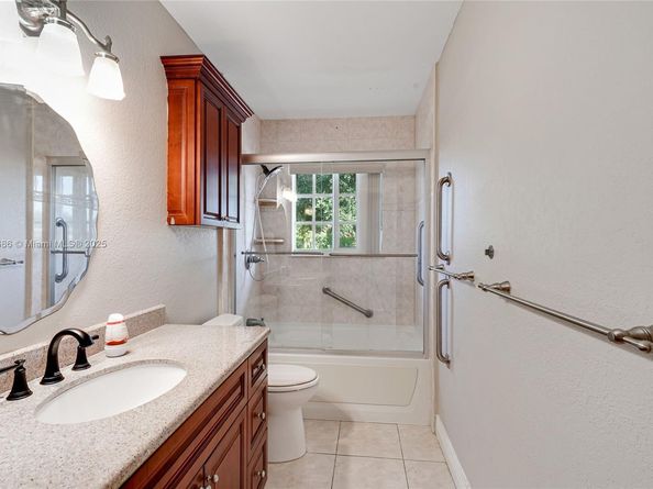 7801 NW 40th St, Coral Springs FL 33065