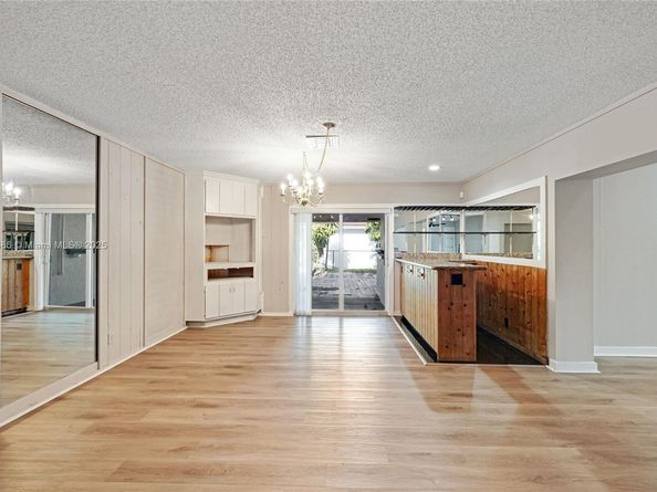 7801 NW 40th St, Coral Springs FL 33065