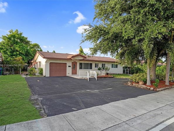 7801 NW 40th St, Coral Springs FL 33065