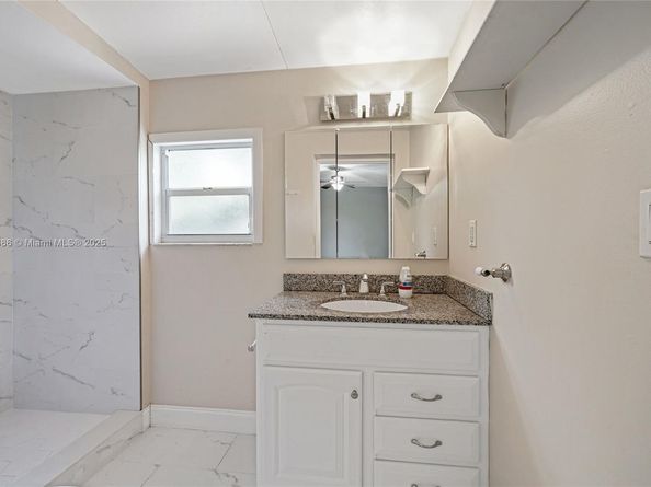 7801 NW 40th St, Coral Springs FL 33065