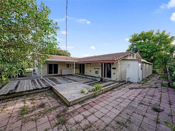 7801 NW 40th St, Coral Springs FL 33065