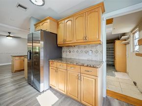 7801 NW 40th St, Coral Springs FL 33065