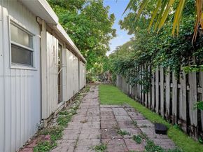 7801 NW 40th St, Coral Springs FL 33065
