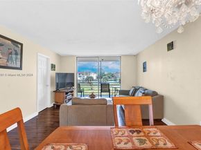 2951 E Sunrise Lakes Dr 209, Sunrise FL 33322