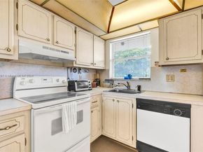 2951 E Sunrise Lakes Dr 209, Sunrise FL 33322