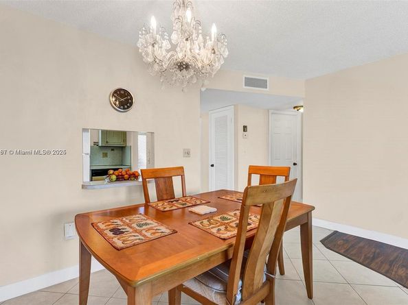 2951 E Sunrise Lakes Dr 209, Sunrise FL 33322