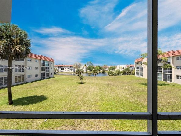 2951 E Sunrise Lakes Dr 209, Sunrise FL 33322
