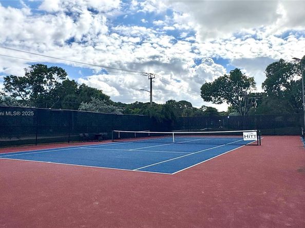 7700 NW 84th Ln, Tamarac FL 33321