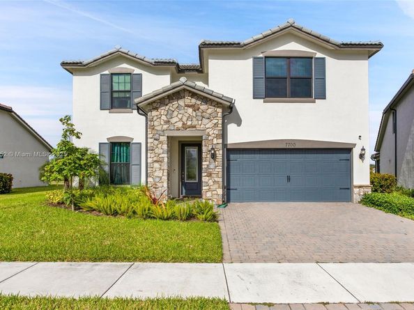 7700 NW 84th Ln, Tamarac FL 33321