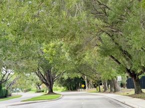 7700 NW 84th Ln, Tamarac FL 33321