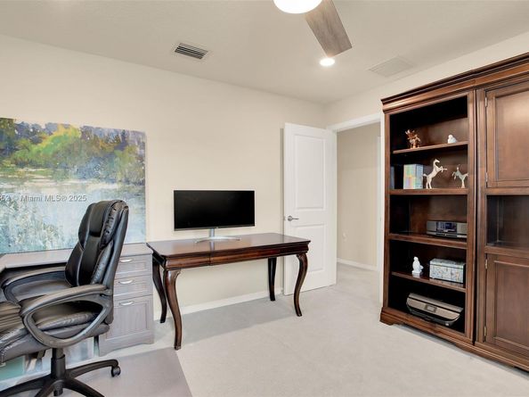 7700 NW 84th Ln, Tamarac FL 33321