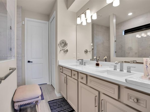 7700 NW 84th Ln, Tamarac FL 33321