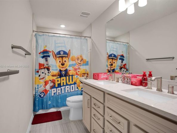 7700 NW 84th Ln, Tamarac FL 33321