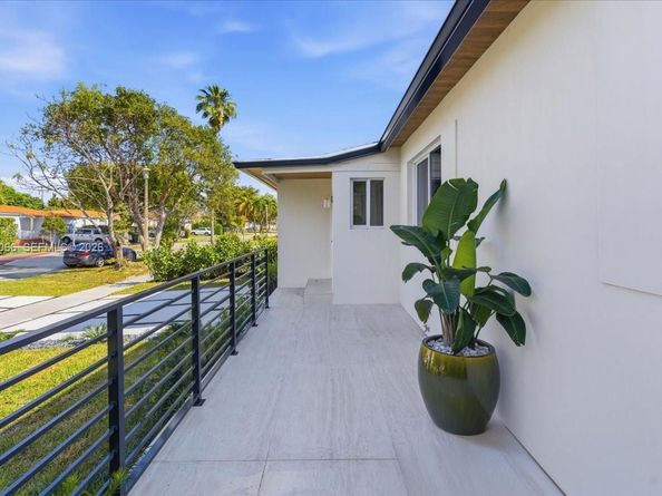 1971 SW 33rd Ave, Miami FL 33145