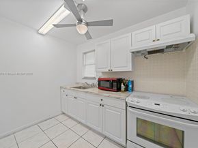 1700 NE 191st St 403, Miami FL 33179