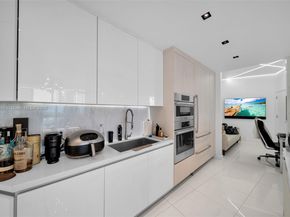 851 NE 1st Ave 2203, Miami FL 33132