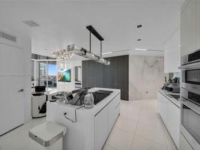 851 NE 1st Ave 2203, Miami FL 33132