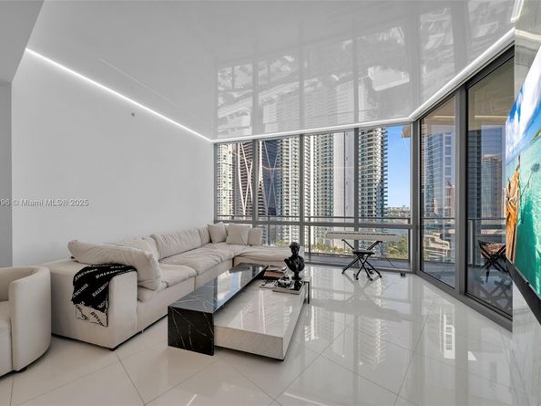 851 NE 1st Ave 2203, Miami FL 33132