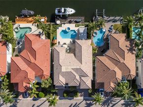 1555 Windjammer Way, Hollywood FL 33019