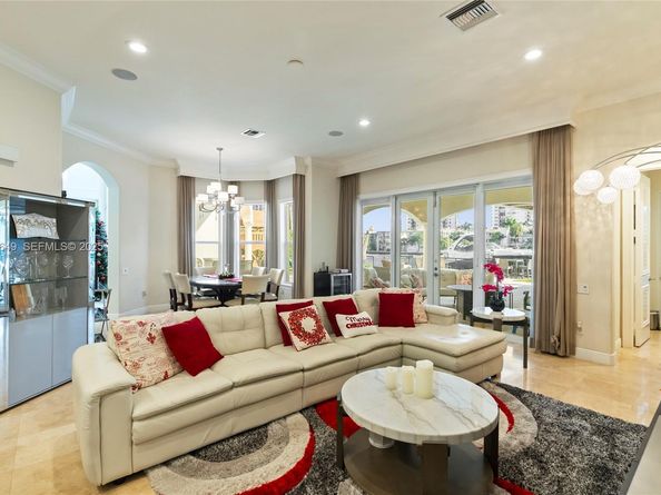 1555 Windjammer Way, Hollywood FL 33019