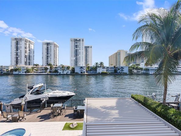 1555 Windjammer Way, Hollywood FL 33019