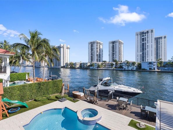 1555 Windjammer Way, Hollywood FL 33019