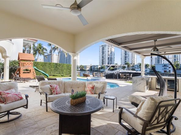 1555 Windjammer Way, Hollywood FL 33019