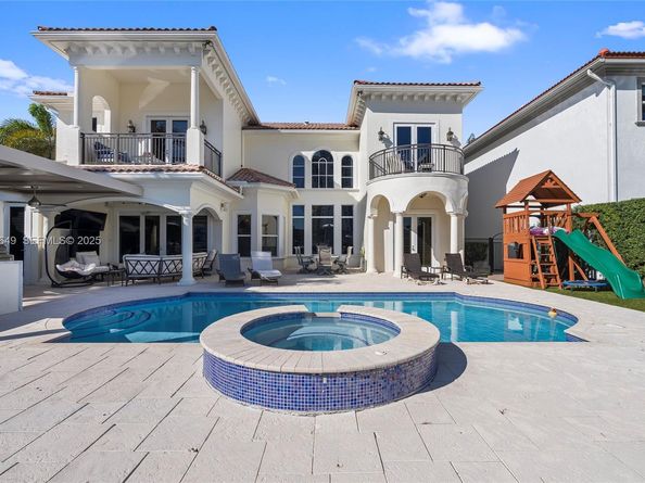 1555 Windjammer Way, Hollywood FL 33019