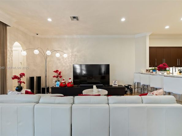 1555 Windjammer Way, Hollywood FL 33019