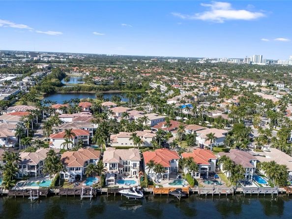 1555 Windjammer Way, Hollywood FL 33019