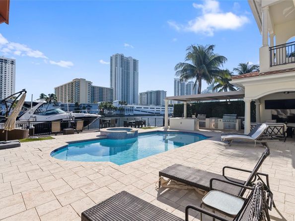 1555 Windjammer Way, Hollywood FL 33019