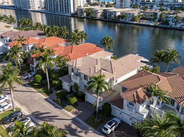 1555 Windjammer Way, Hollywood FL 33019