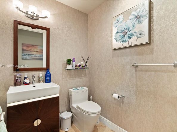 1555 Windjammer Way, Hollywood FL 33019