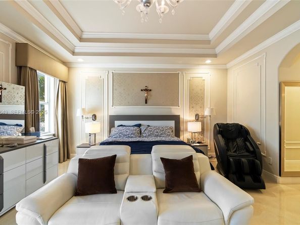 1555 Windjammer Way, Hollywood FL 33019