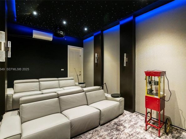 1555 Windjammer Way, Hollywood FL 33019