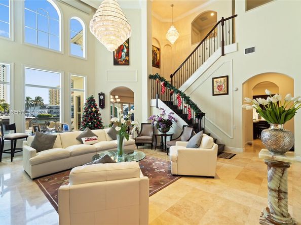 1555 Windjammer Way, Hollywood FL 33019