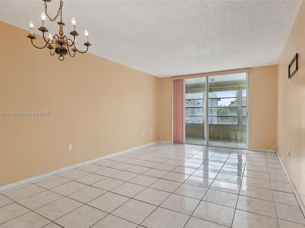 8135 sunrise lakes blvd 208, Sunrise FL 33322