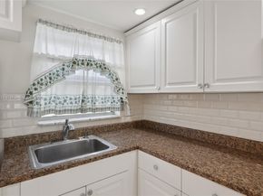 8135 sunrise lakes blvd 208, Sunrise FL 33322