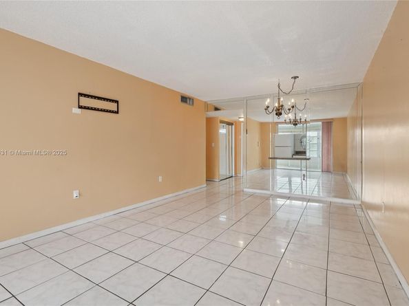 8135 sunrise lakes blvd 208, Sunrise FL 33322