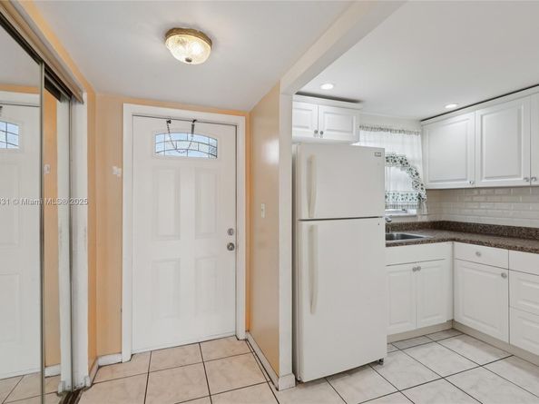 8135 sunrise lakes blvd 208, Sunrise FL 33322