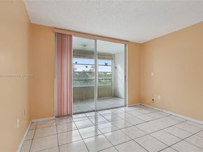 8135 sunrise lakes blvd 208, Sunrise FL 33322