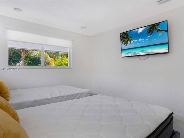 480 NW 53rd Ave, Miami FL 33126