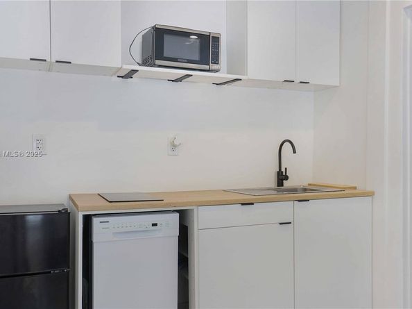 480 NW 53rd Ave, Miami FL 33126