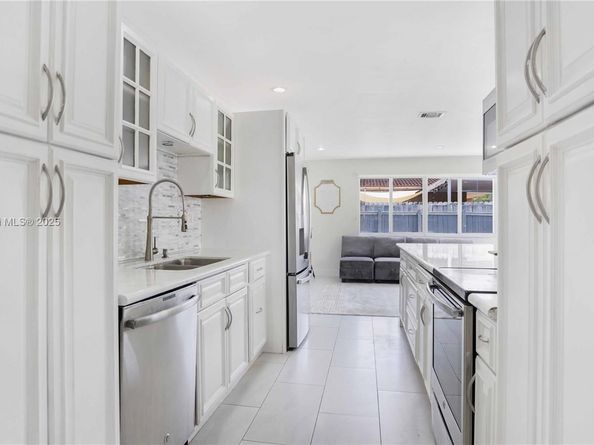 480 NW 53rd Ave, Miami FL 33126