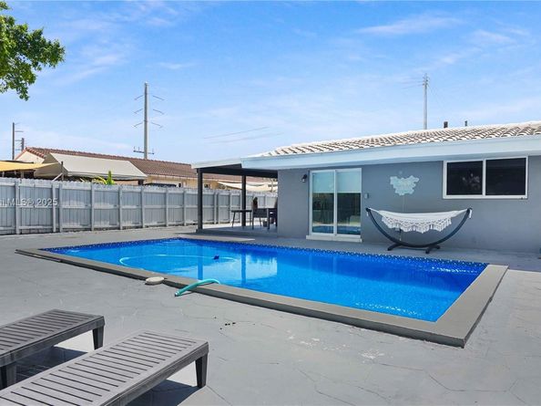 480 NW 53rd Ave, Miami FL 33126