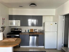 810 NW 43rd St, Miami FL 33127